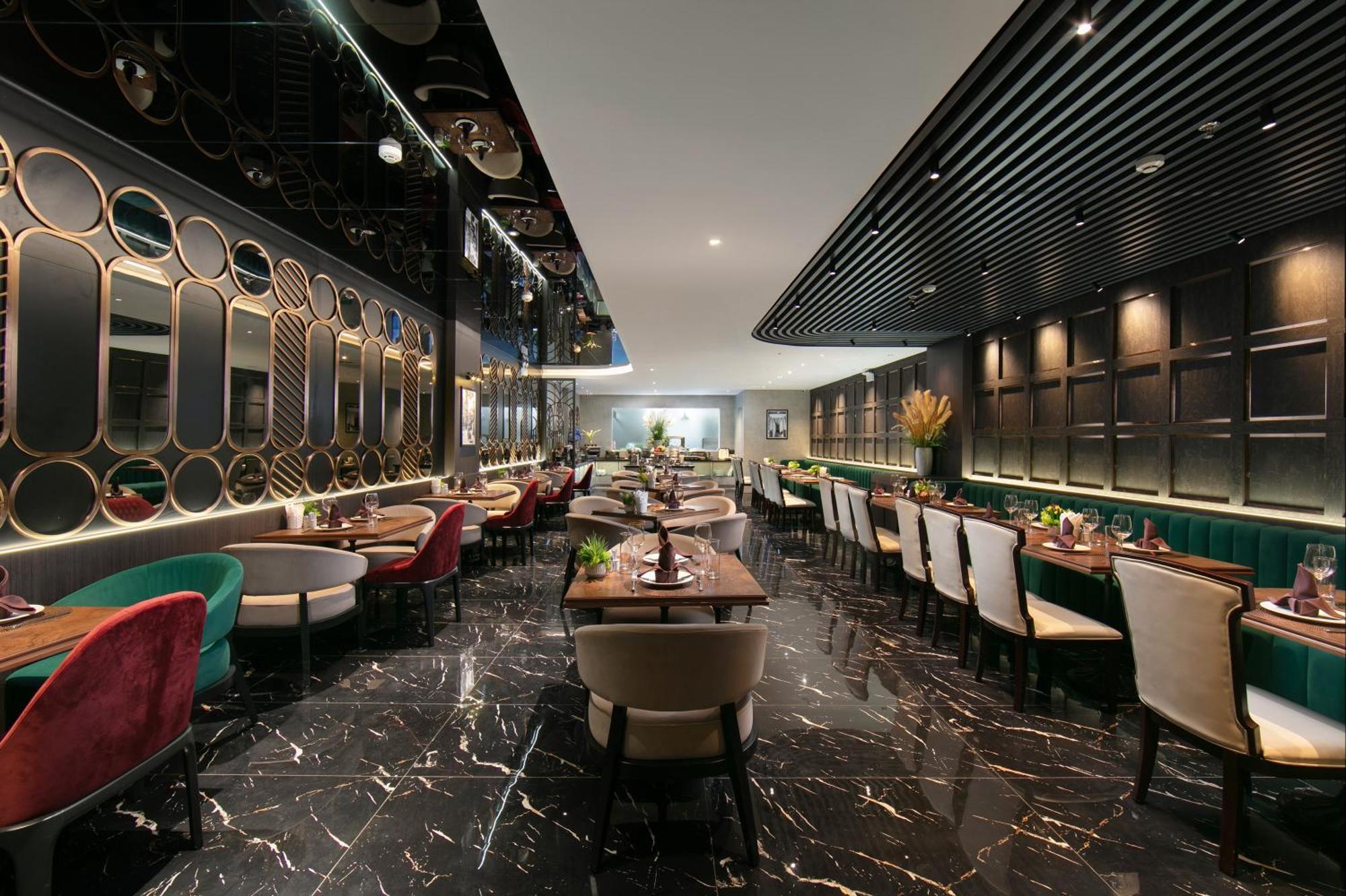 May De Ville Crown Hotel Hanói Exterior foto 3D rendering of a restaurant interior